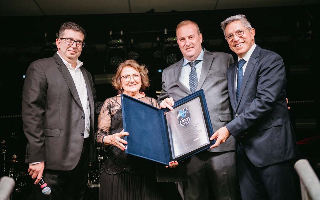VIGORITO 100 ANOS – A EMPRESA QUE SOUBE OUVIR O TEMPO SEM PERDER A VOZ